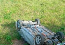 Carro capota após desviar de outro veículo em rodovia de Riachão do Dantas