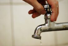 Morador denuncia descaso da Iguá Saneamento e falta de água constante no bairro 25 de Novembro, em Pinhão