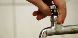 Morador denuncia descaso da Iguá Saneamento e falta de água constante no bairro 25 de Novembro, em Pinhão