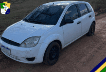 Carro roubado é recuperado pela PM após denúncia no povoado Quilombo