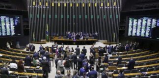 Câmara aprova projeto que aumenta gradualmente para 20 dias a licença-paternidade