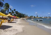 Governo de Sergipe firma acordo com MPF para regularizar ocupações na Praia do Saco, em Estância