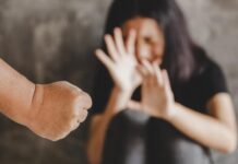 Homem agride companheira e filho de 2 anos no povoado Moita Redonda, em Lagarto