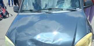 Casal fica ferido após colisão frontal entre carro e moto em Lagarto