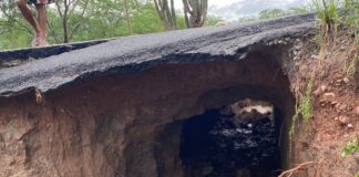 Ponte entre Tobias Barreto e Poço Verde transborda após fortes chuvas e tem passagem interditada