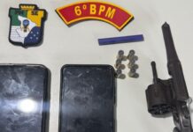 Polícia Militar apreende arma de fogo e recupera motocicleta com restrição de roubo na Praia do Abaís, em Estância