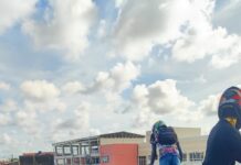 Motociclista perde controle e cai embaixo da Ponte Aracaju-Barra