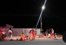 Casal fica ferido após perder o controle de moto em quebra-mola na SE-270, em Lagarto