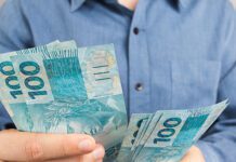 Governo propõe salário mínimo de R$ 1.717 em 2027