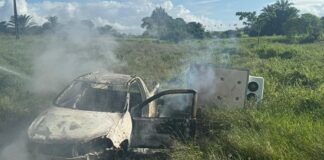 Carro sai da pista, cai em ribanceira e pega fogo em Itaporanga d’Ajuda