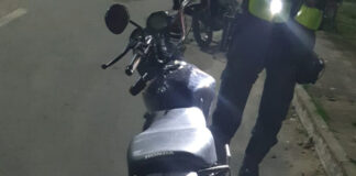 PM apreende motocicleta com sinais adulterados durante operação na divisa SE/BA