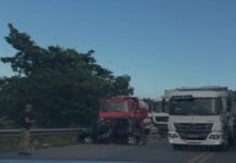Acidente entre caminhões e carro deixa um morto e dois feridos na BR-235, em Nossa Senhora do Socorro