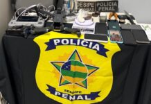 Dois jovens são presos ao tentar usar drone para levar celulares e drogas para presídio em Tobias Barreto