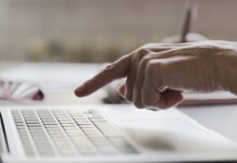 IFS abre chamada para vagas ociosas no curso EaD de cuidador de idosos