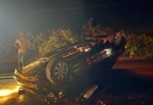 Carro capota e condutor fica ferido na Rodovia SE-361, em Simão Dias