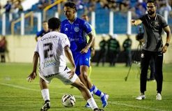 Confiança sofre gol nos acréscimos e perde para o Anápolis na Série C