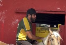 Henrique, da dupla Henrique & Juliano, participa de competição de vaquejada no Parque Zezé Rocha, em Lagarto